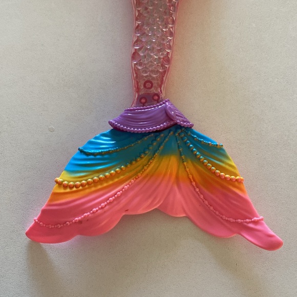 Barbies 2013 and 2016 mermaids - Picture 6 of 8